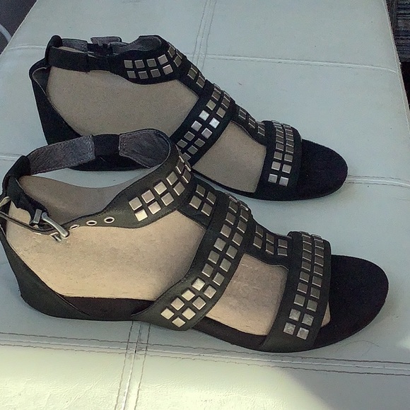 Gladiator style sandal - Picture 3 of 12
